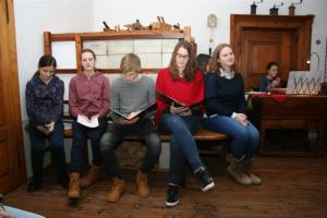 Literarni večer v Juvanovi hiši